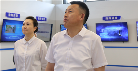 黑龙江省大庆市萨尔图区委副书记、区长权占峰一行莅临澳门新葡萄新京威尼斯987集团考察指导